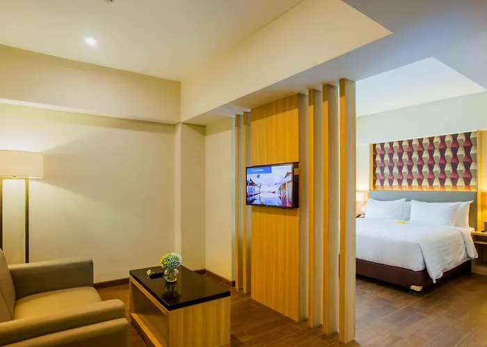 Western Kamala Hotel