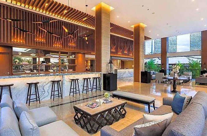 Western Kamala Hotel