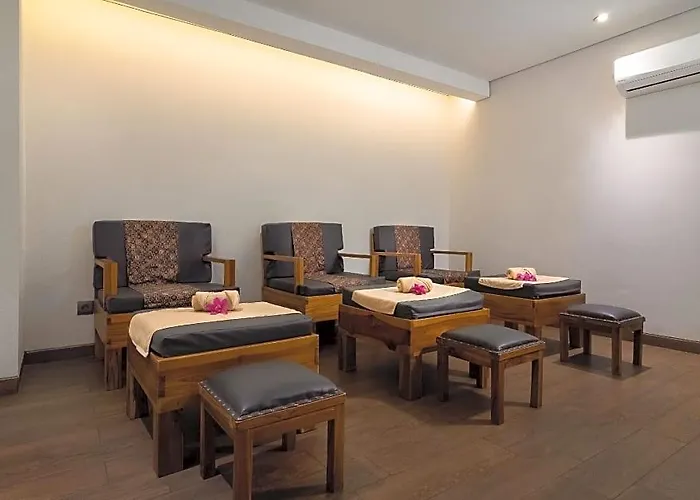 Western Kamala Hotel 4*