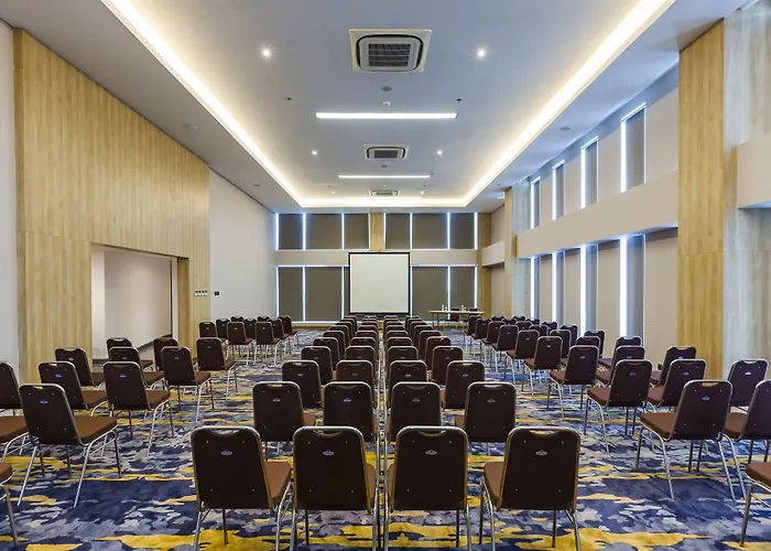 Western Kamala Hotel 4*