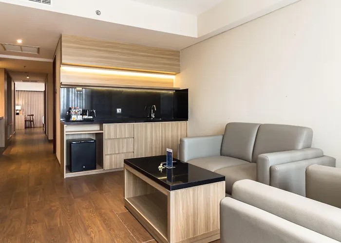 Hotel Western Kamala