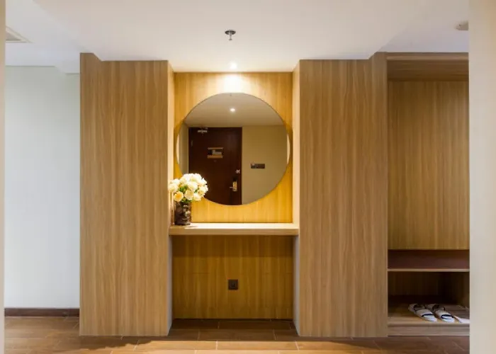 Western Kamala Hotel